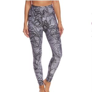 Flip it & Reverse it High Waist Legging